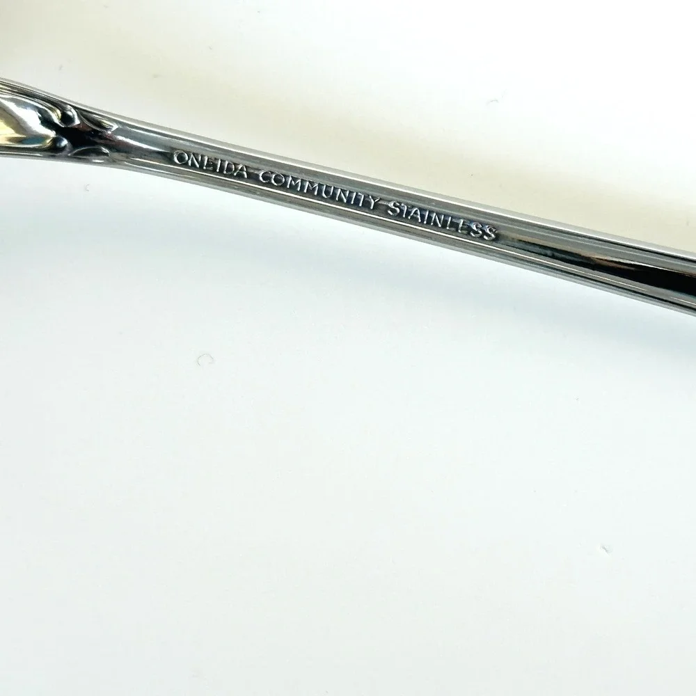 Oneida Stainless Flatware CHATELAINE Lot of 8 Iced Tea Spoons